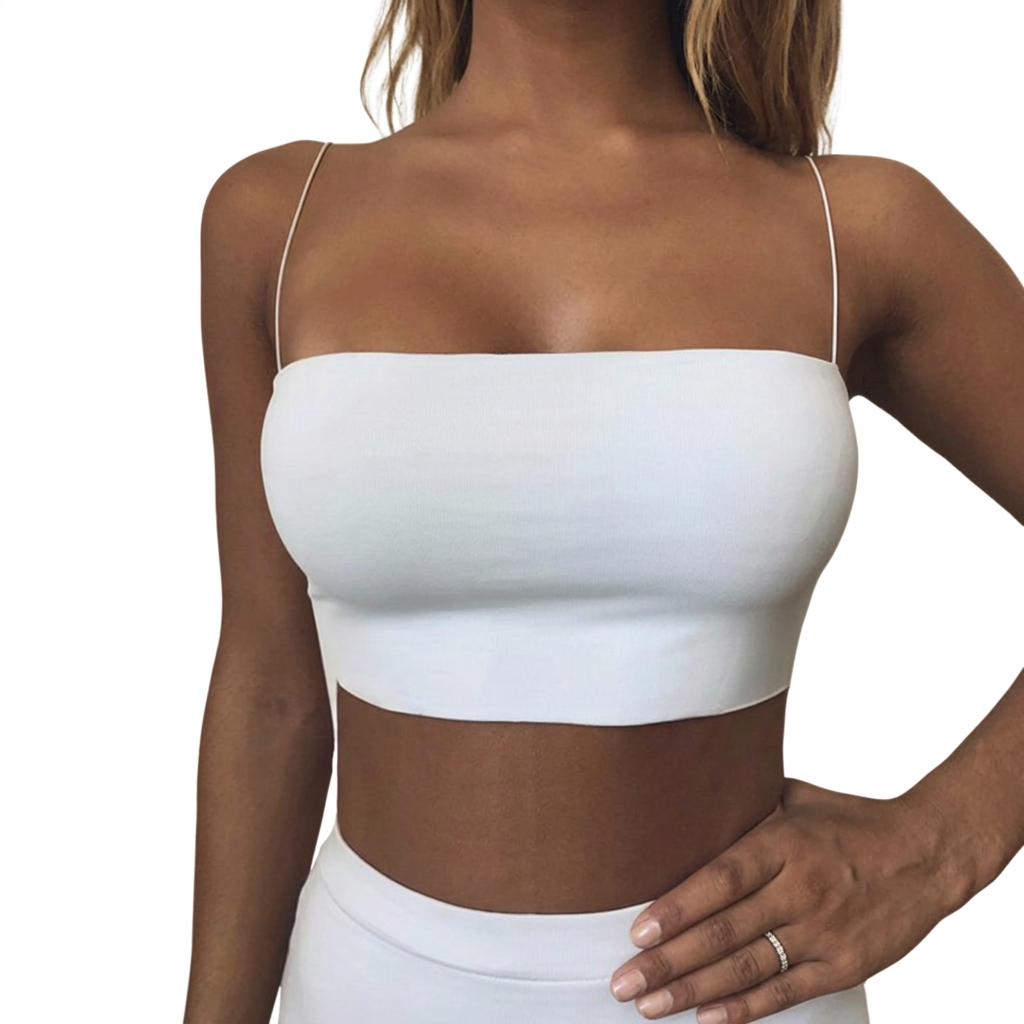 Top na modelo com fundo branco