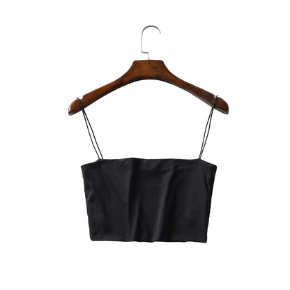 Top preto com fundo branco